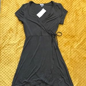 Tobi wrap dress in olive